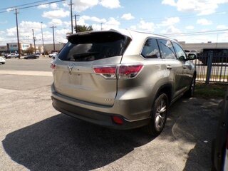 2015 Toyota Highlander XLE FWD V6 — photo 2